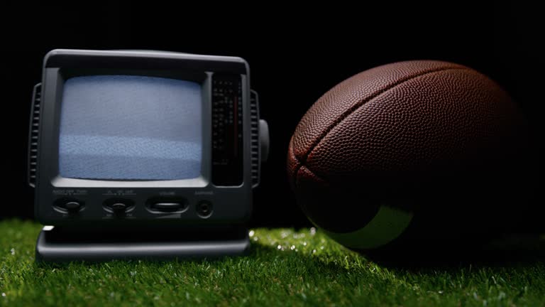 Retro Bowl Unblocked 76 gameplay featuring pixelated football action.